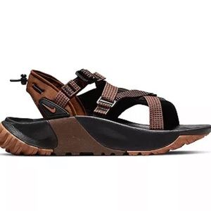 Women’s Nike Oneoanta Sandals. New-Never Worn. Size 10. Black and Brown